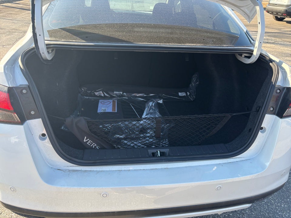 2025 Nissan Versa 1.6 SR