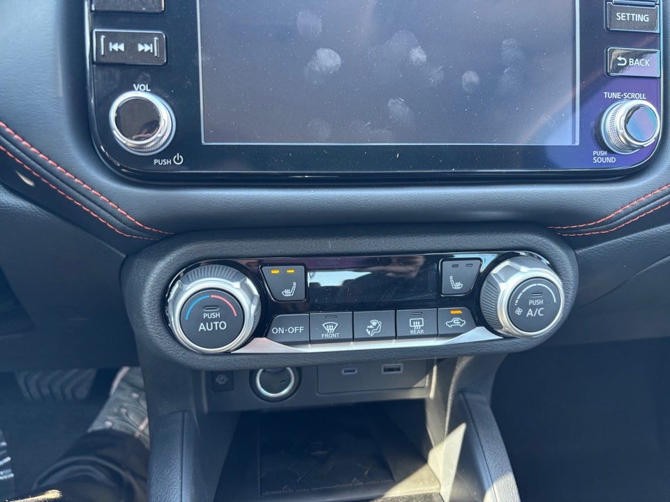 2025 Nissan Versa 1.6 SR