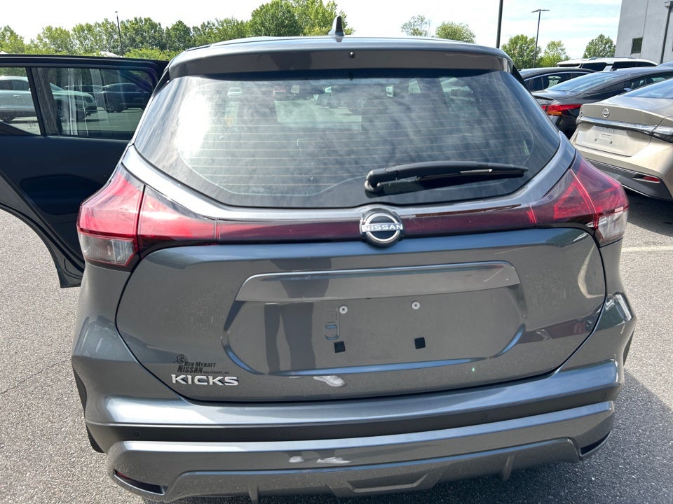 2025 Nissan Kicks Play S