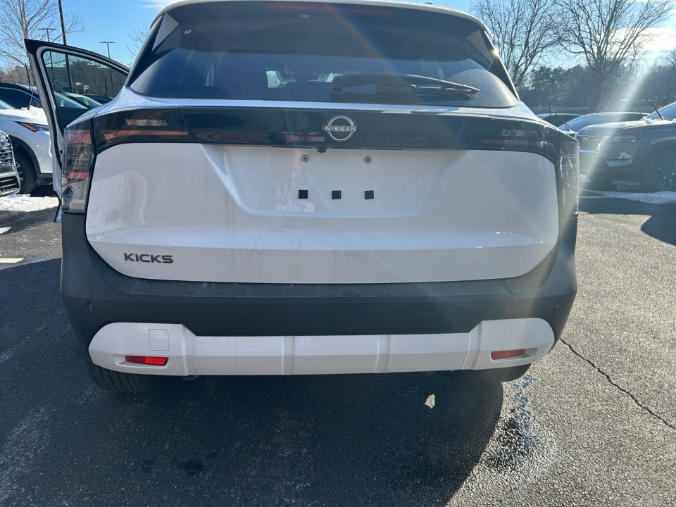 2026 Nissan Kicks SV