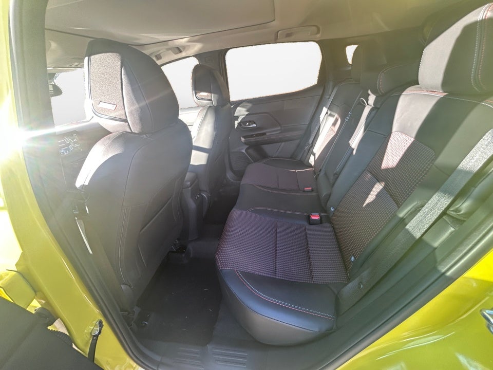 2025 Nissan Kicks SR FWD