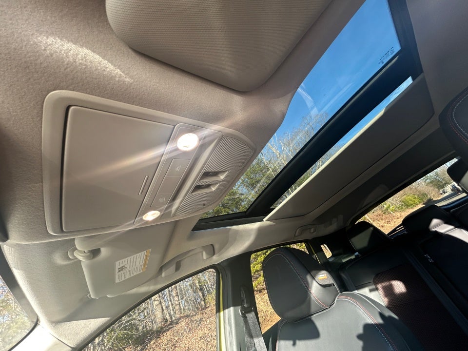 2025 Nissan Kicks SR FWD