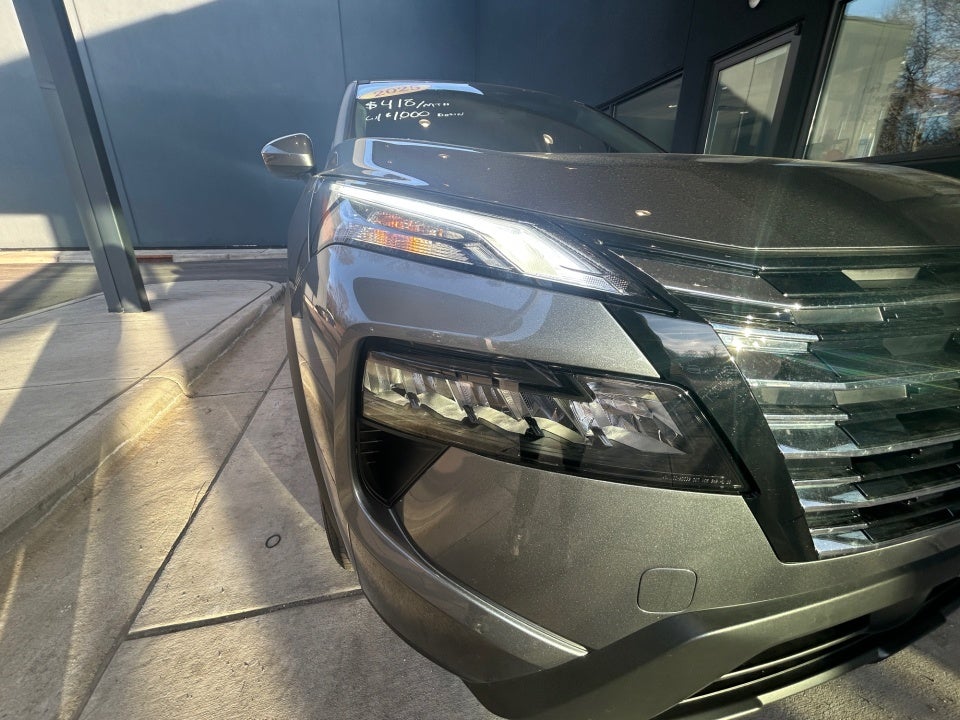 2025 Nissan Rogue SV FWD