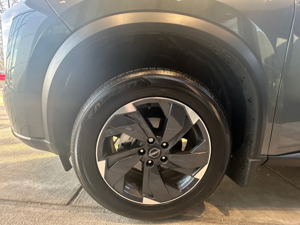 2025 Nissan Rogue SV FWD