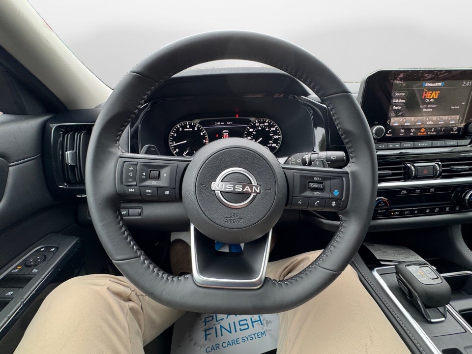 2025 Nissan Pathfinder SV FWD