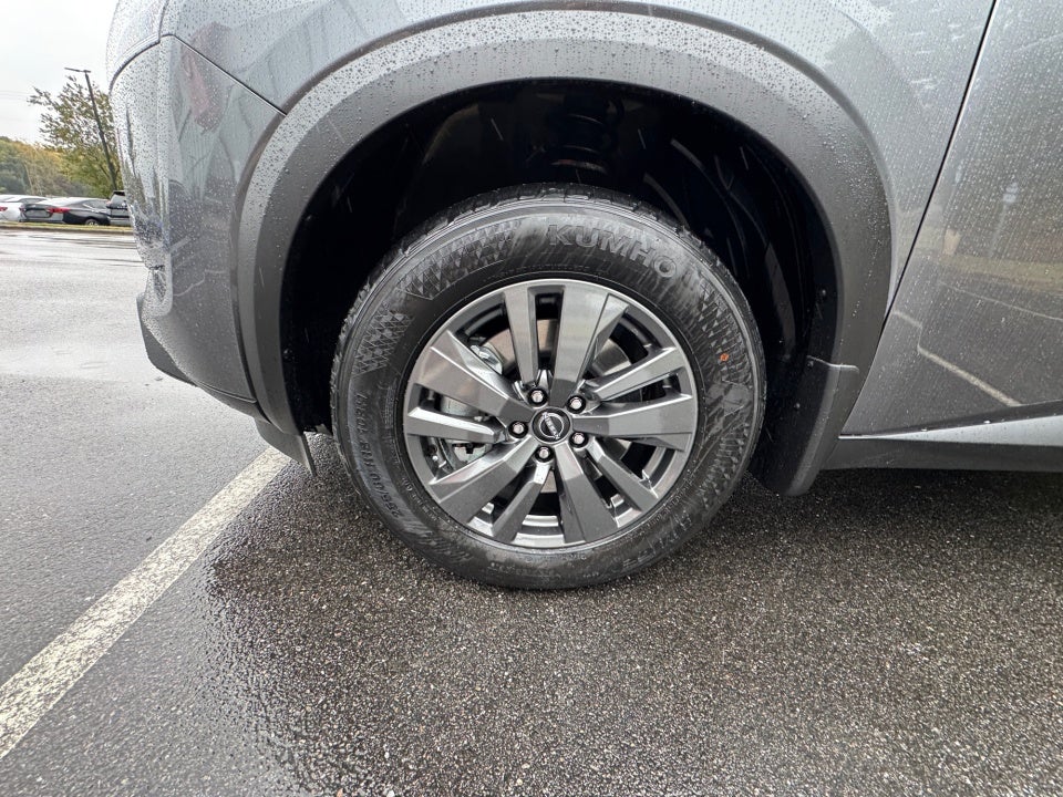 2025 Nissan Pathfinder SV FWD