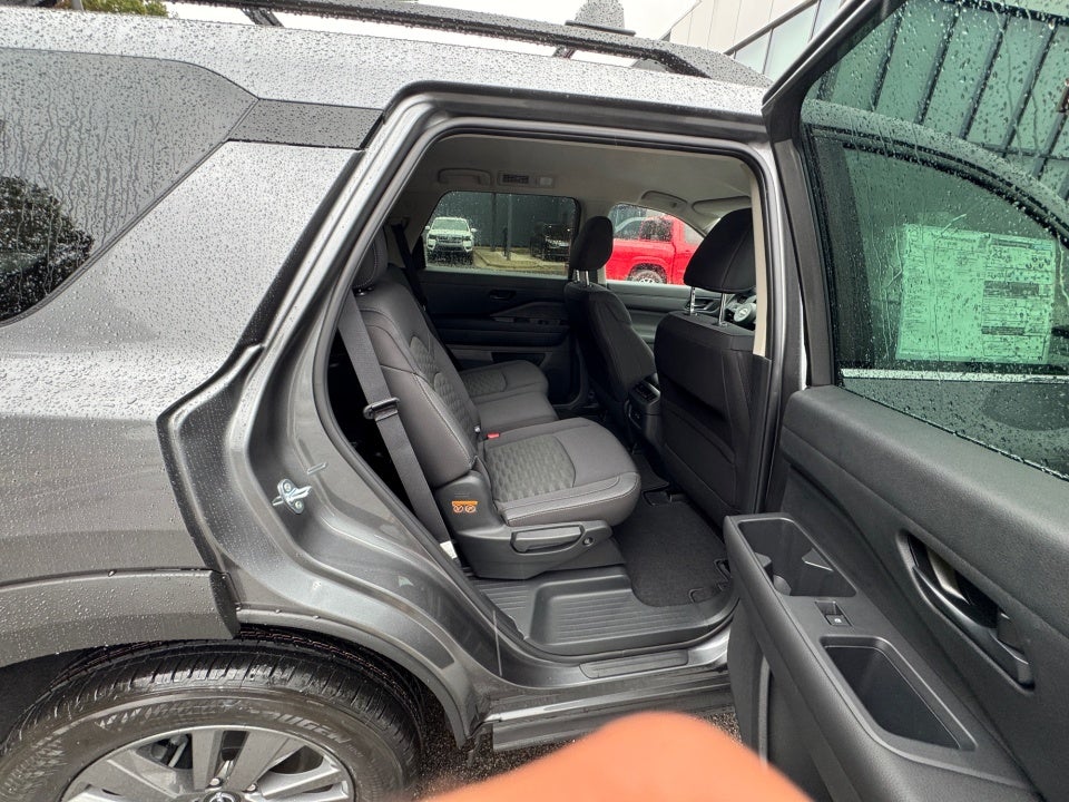 2025 Nissan Pathfinder SV FWD