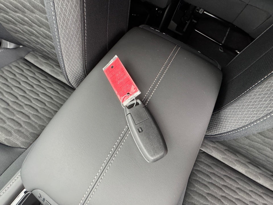 2025 Nissan Pathfinder SV FWD