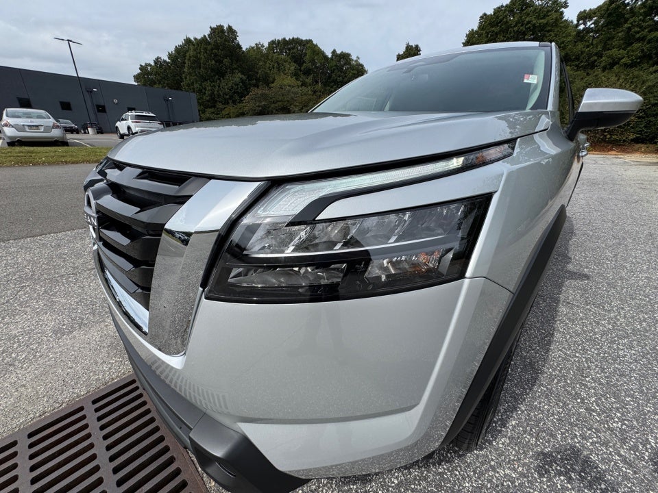 2025 Nissan Pathfinder SV 4WD