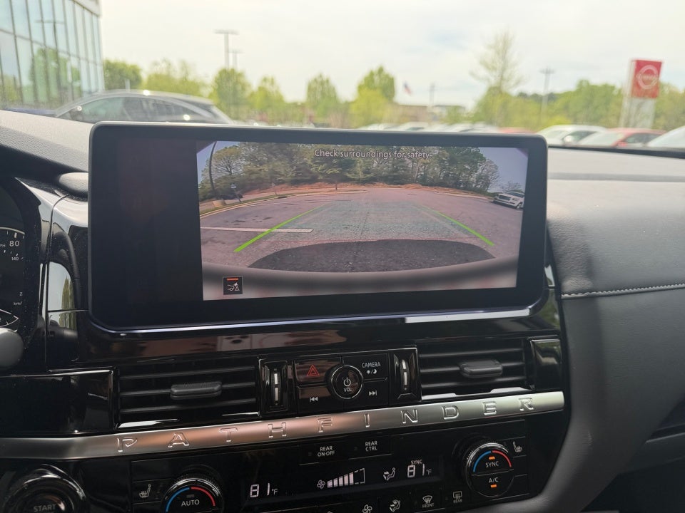 2026 Nissan Pathfinder SV