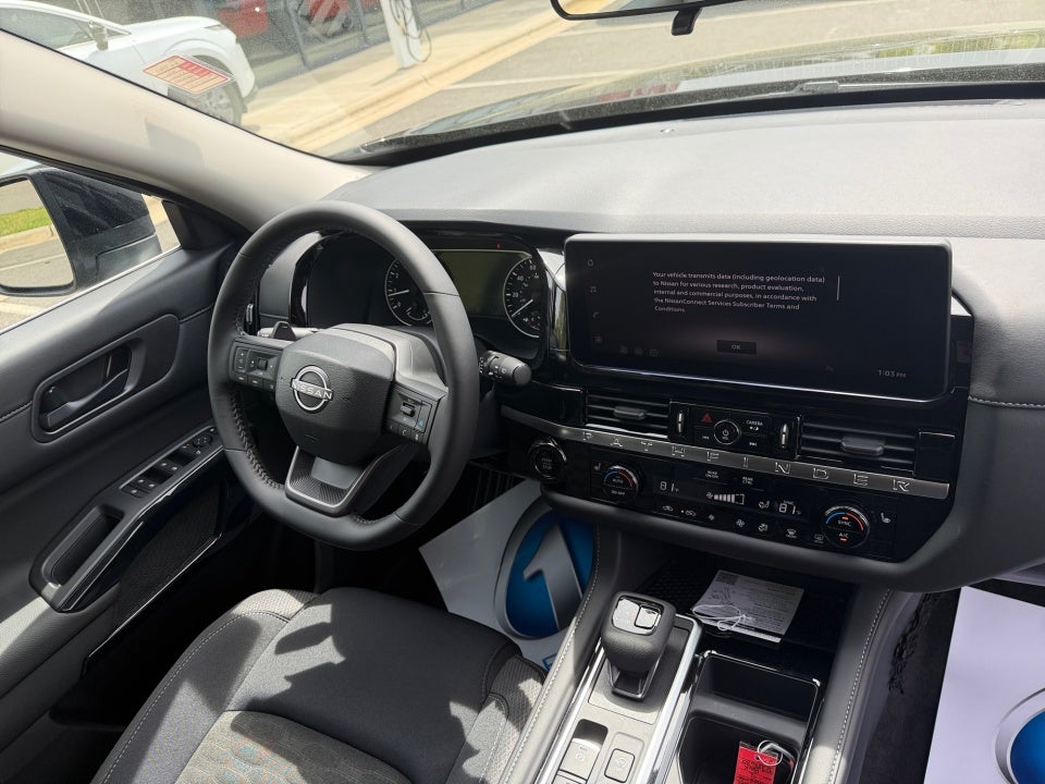 2026 Nissan Pathfinder SV