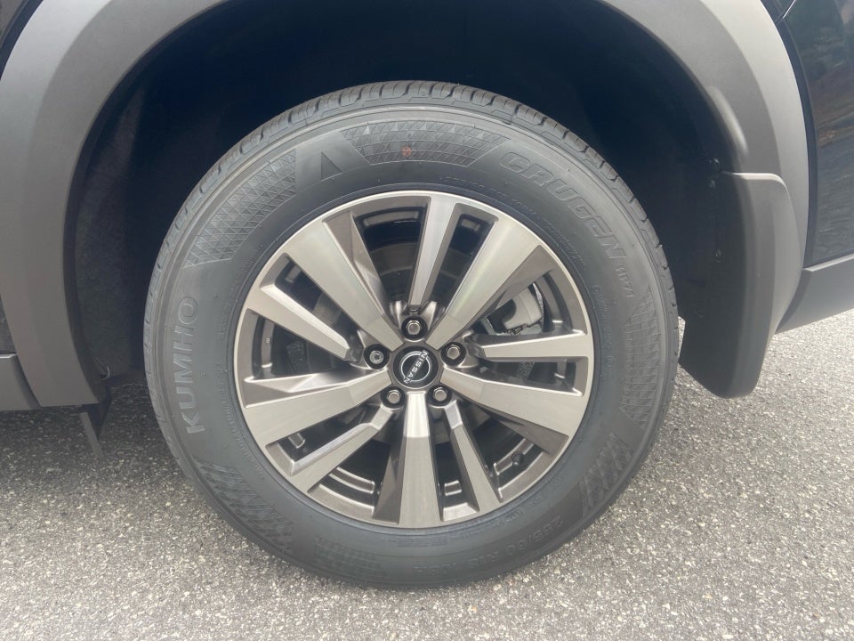 2025 Nissan Pathfinder SL FWD