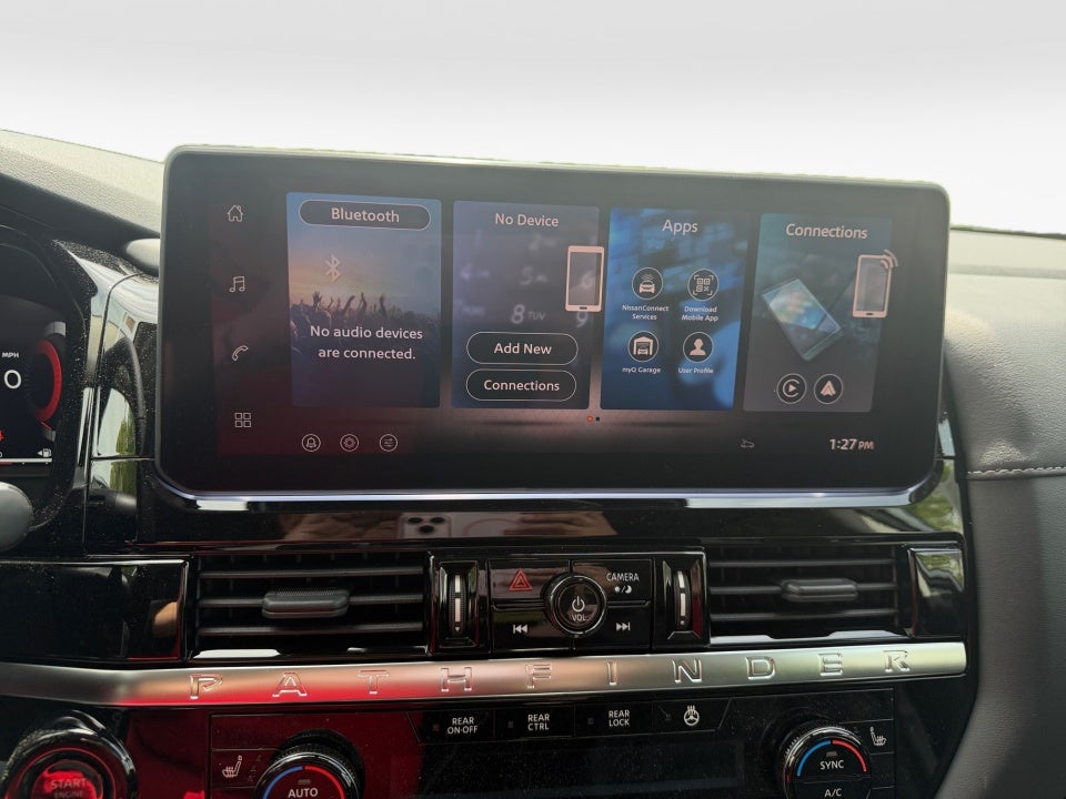 2026 Nissan Pathfinder SL