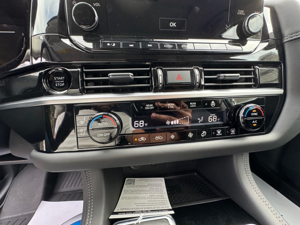 2025 Nissan Pathfinder Platinum FWD