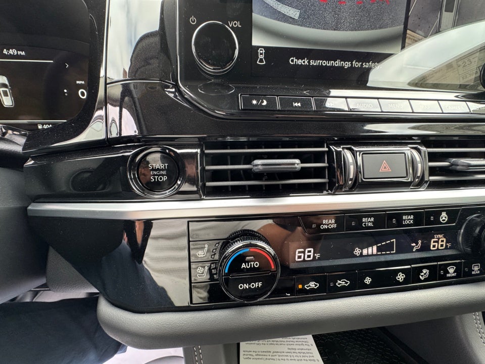 2025 Nissan Pathfinder Platinum FWD