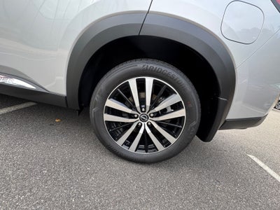 2025 Nissan Pathfinder Platinum FWD