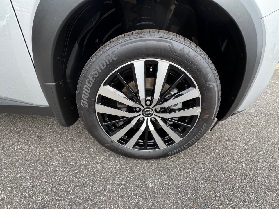 2025 Nissan Pathfinder Platinum FWD