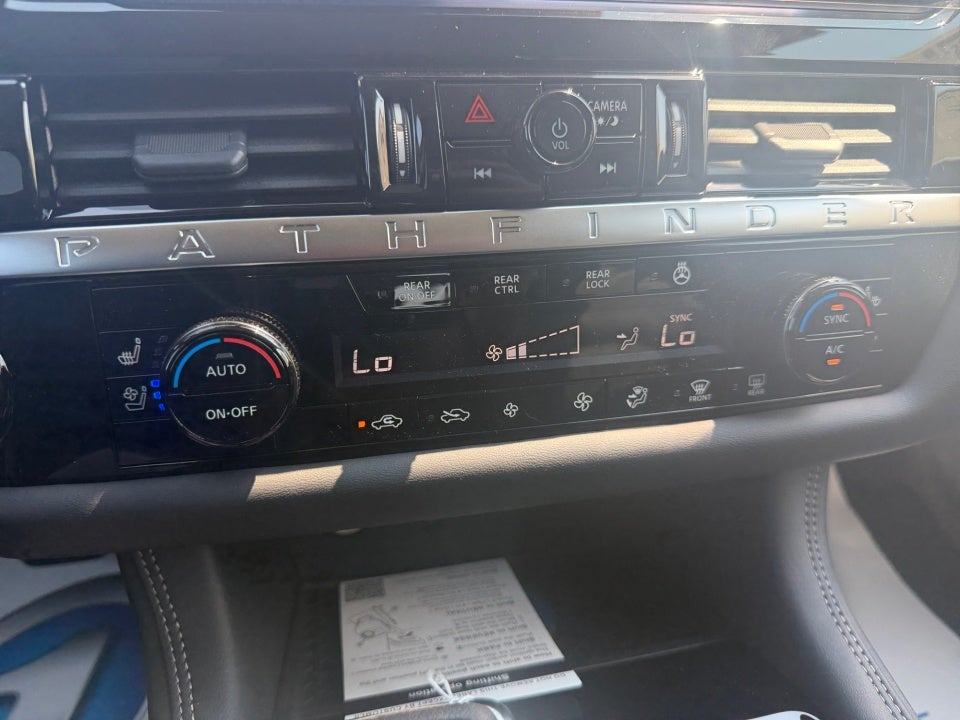 2026 Nissan Pathfinder Platinum