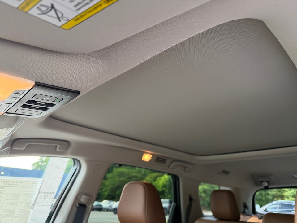 2026 Nissan Pathfinder Platinum