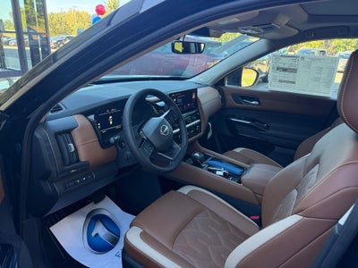 2026 Nissan Pathfinder Platinum