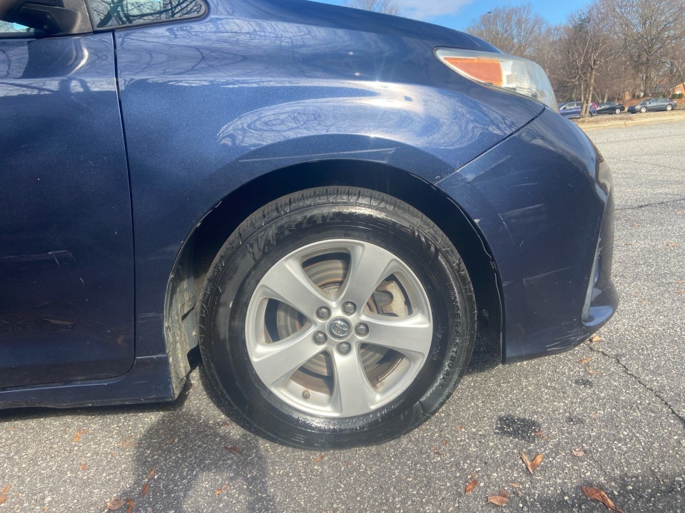 2018 Toyota Sienna LE 8 Passenger