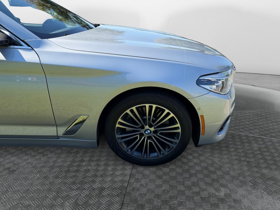2017 BMW 540i 540i