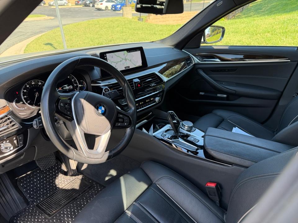 2017 BMW 540i 540i