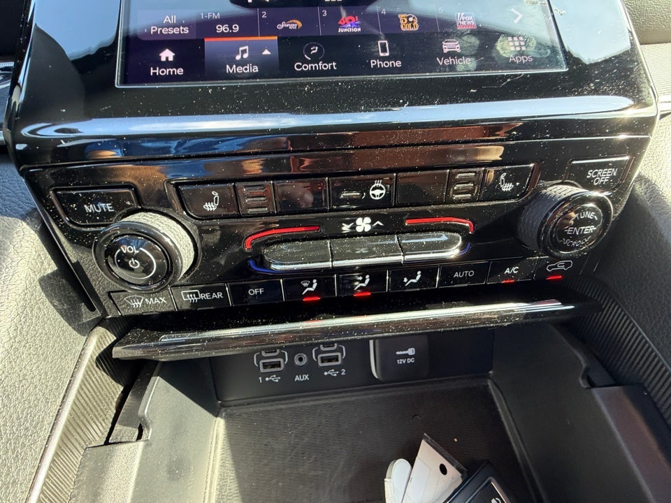 2025 Jeep Grand Cherokee Laredo 4x2