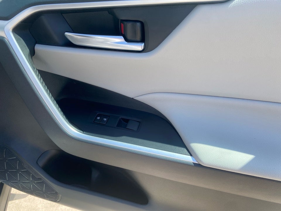2019 Toyota RAV4 Hybrid Hybrid XLE