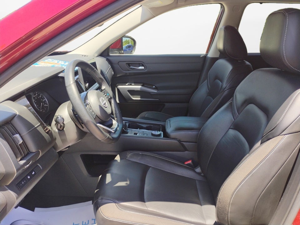 2022 Nissan Pathfinder SL 4WD