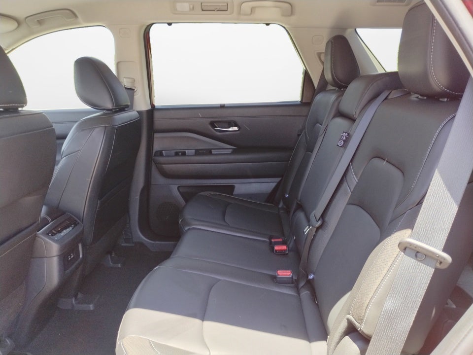 2022 Nissan Pathfinder SL 4WD