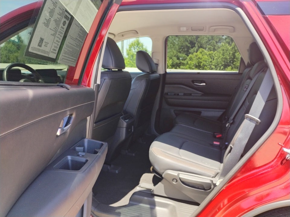 2022 Nissan Pathfinder SL 4WD