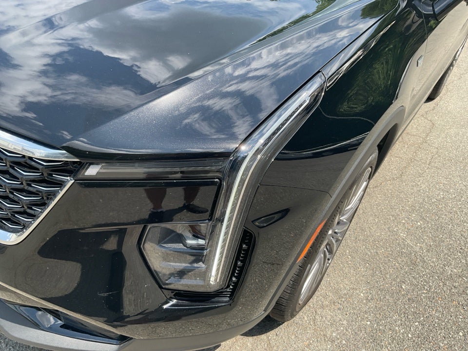 2024 Cadillac XT4 FWD Premium Luxury