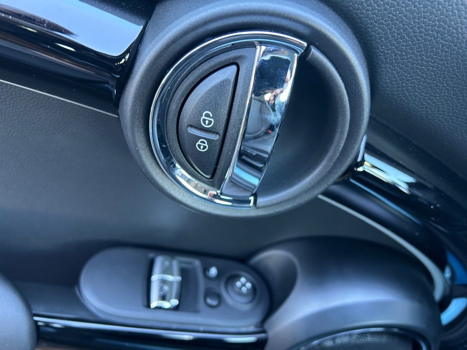 2024 MINI SE Hardtop Cooper