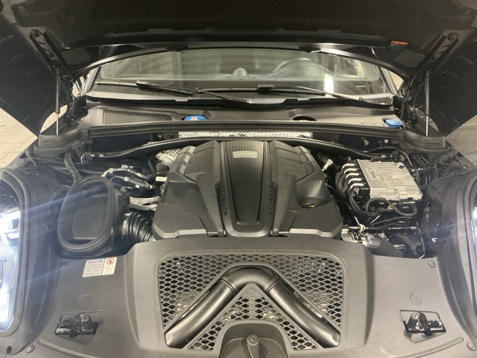 2020 Porsche Macan Turbo