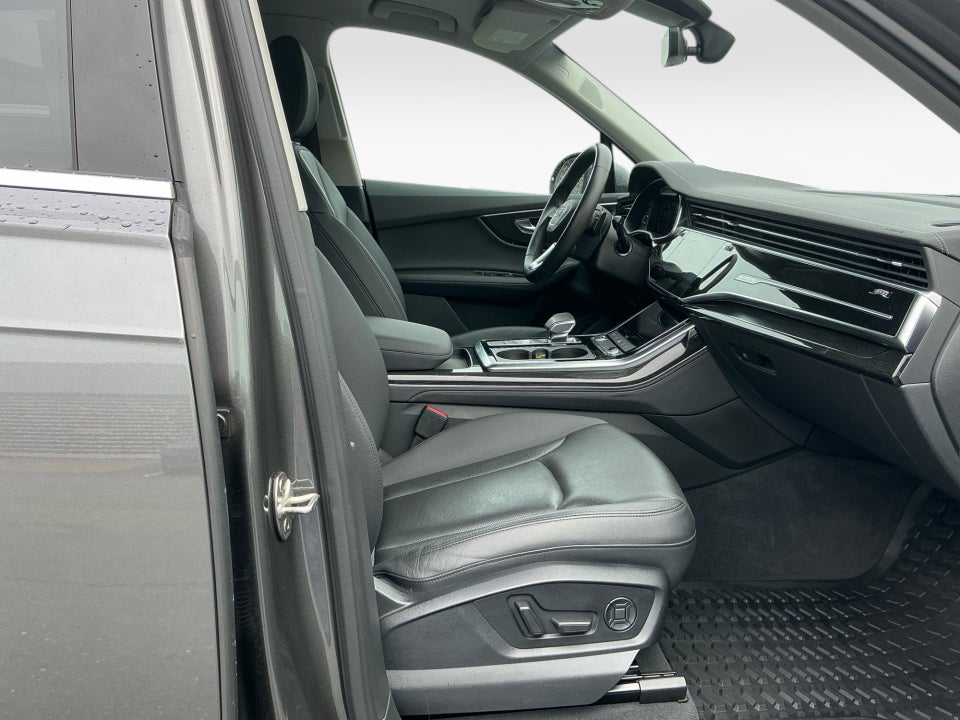 2023 Audi Q7 Premium Plus