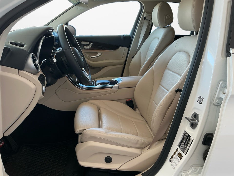 2022 Mercedes-Benz GLC 300 GLC 300