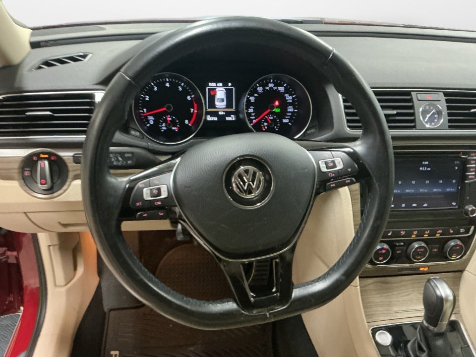 2017 Volkswagen Passat 1.8T SEL Premium