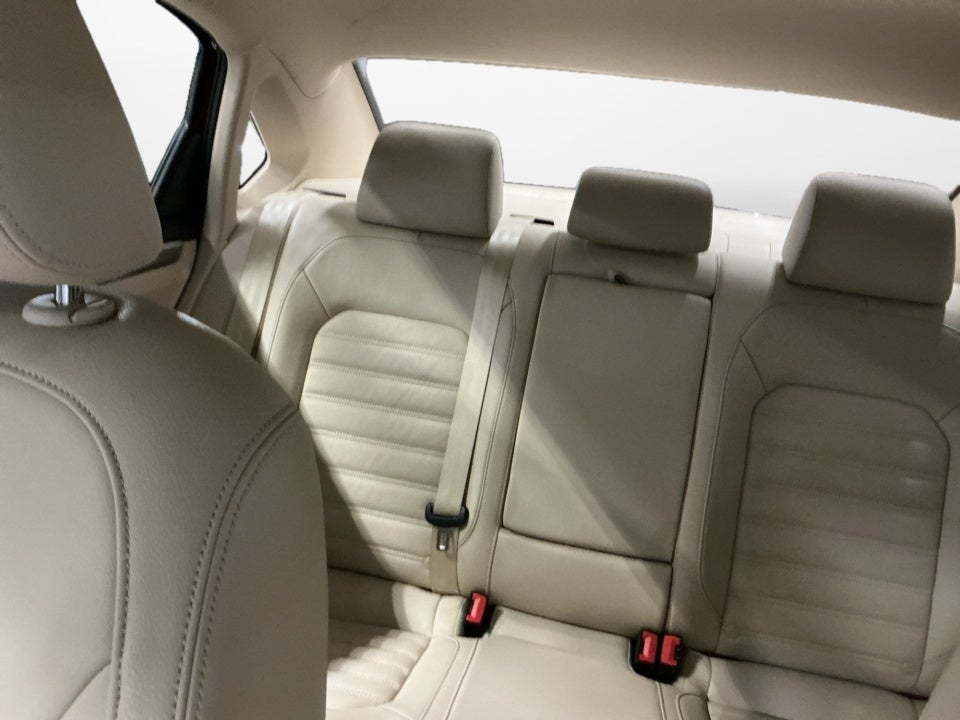 2017 Volkswagen Passat 1.8T SEL Premium