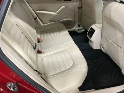 2017 Volkswagen Passat 1.8T SEL Premium