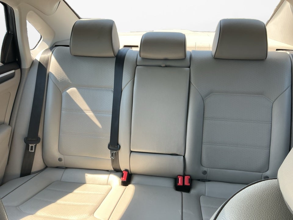 2017 Volkswagen Passat 1.8T R-Line