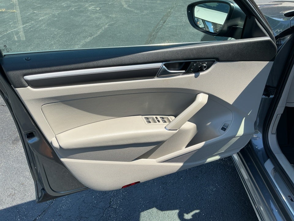 2017 Volkswagen Passat 1.8T R-Line