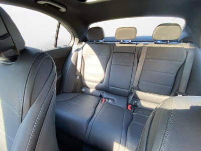 2025 Mercedes-Benz C 300 C 300