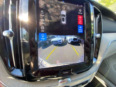 2022 Volvo XC60 B5 Inscription