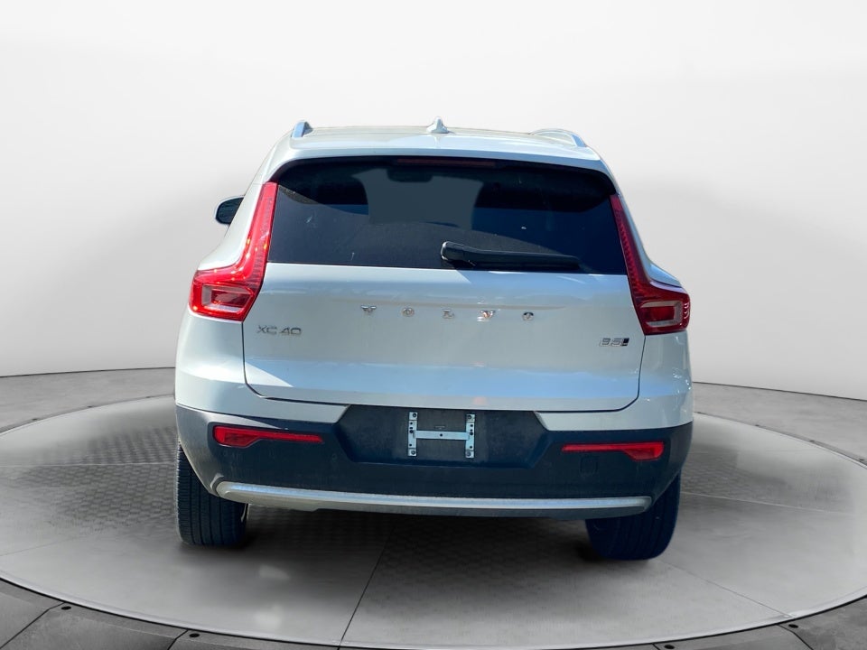2024 Volvo XC40 B5 Ultimate Bright Theme