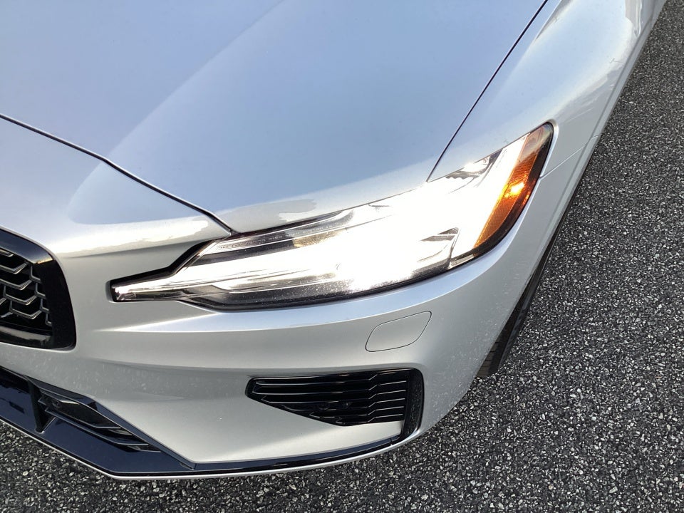 2024 Volvo S60 Recharge Plug-In Hybrid T8 Plus Dark Theme