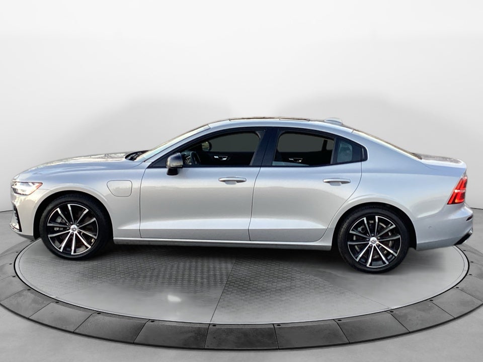 2024 Volvo S60 Recharge Plug-In Hybrid T8 Plus Dark Theme