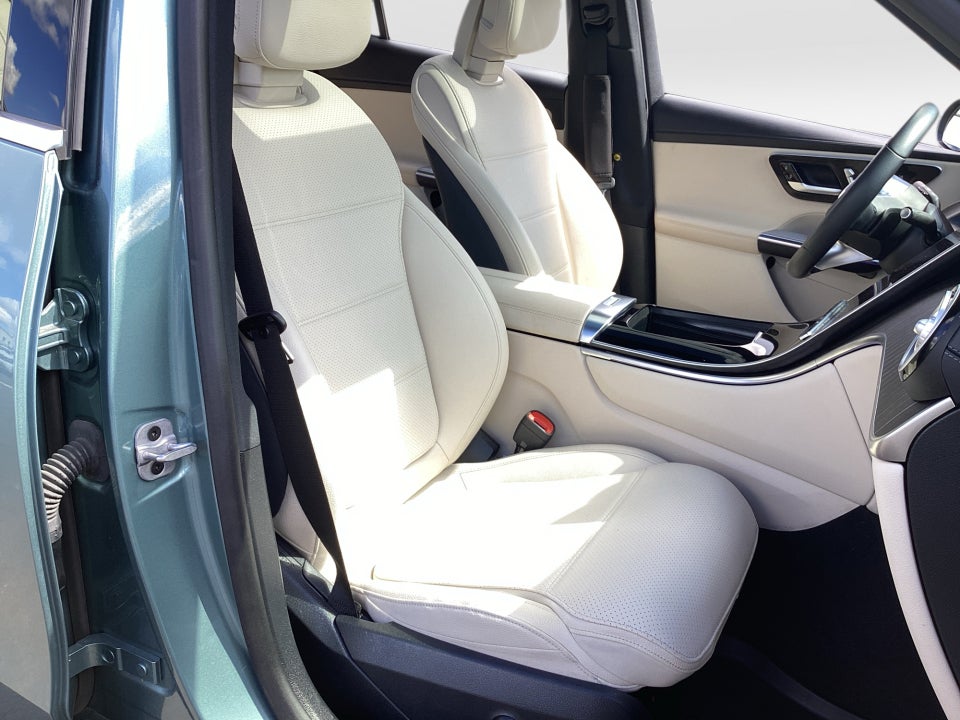 2025 Mercedes-Benz GLC 300 GLC 300