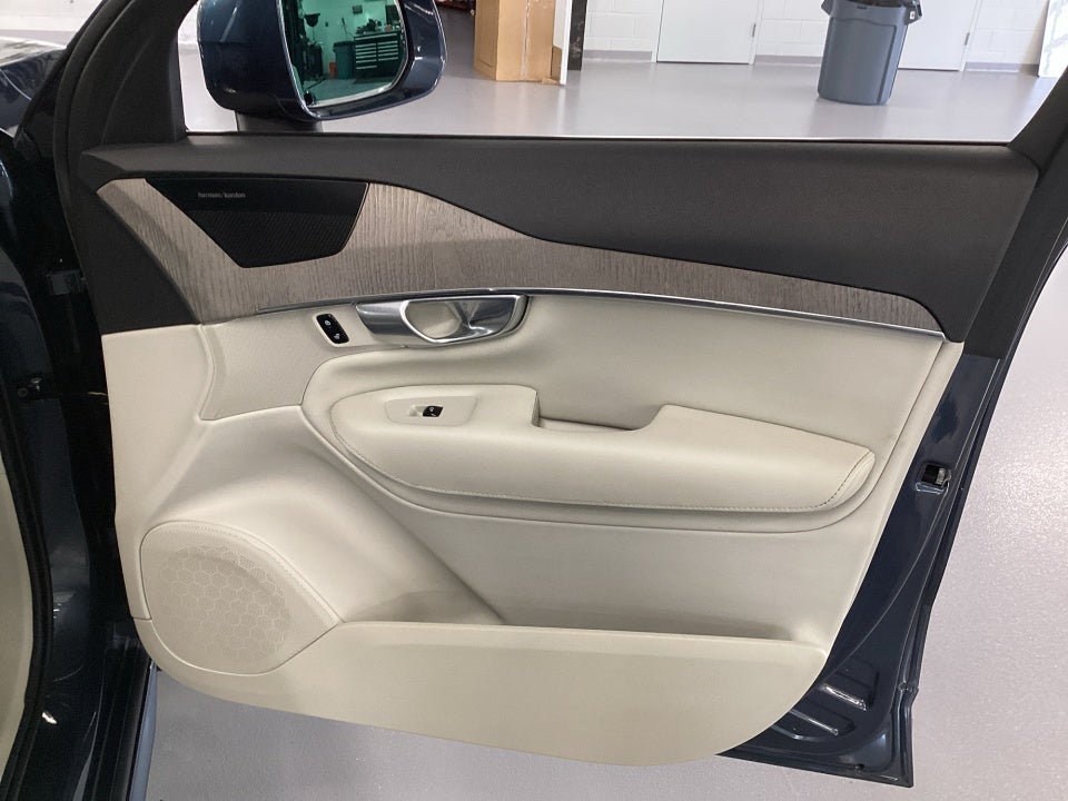 2023 Volvo XC90 Plus