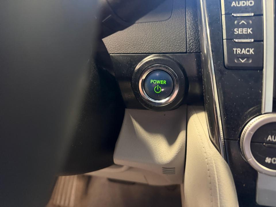 2014 Toyota Camry Hybrid XLE